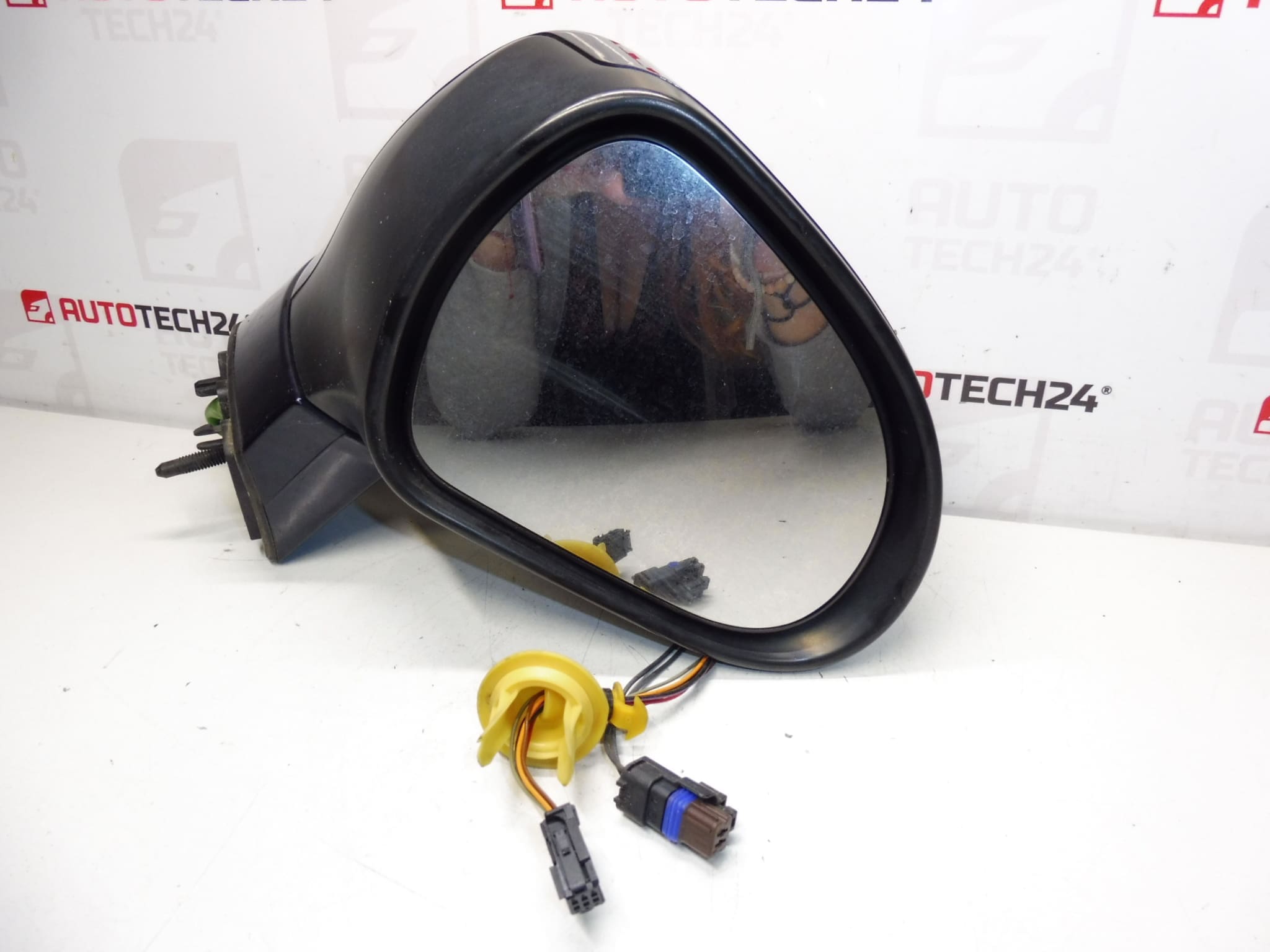 Desno ogledalo peugeot 308 kps 8153nc - Slika 2
