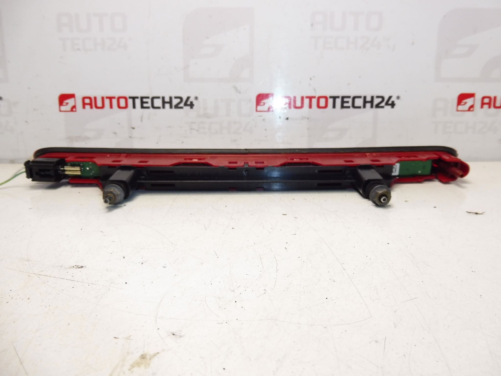 3. stop svjetlo Peugeot 3008 9683461480 6350HH - Slika 2