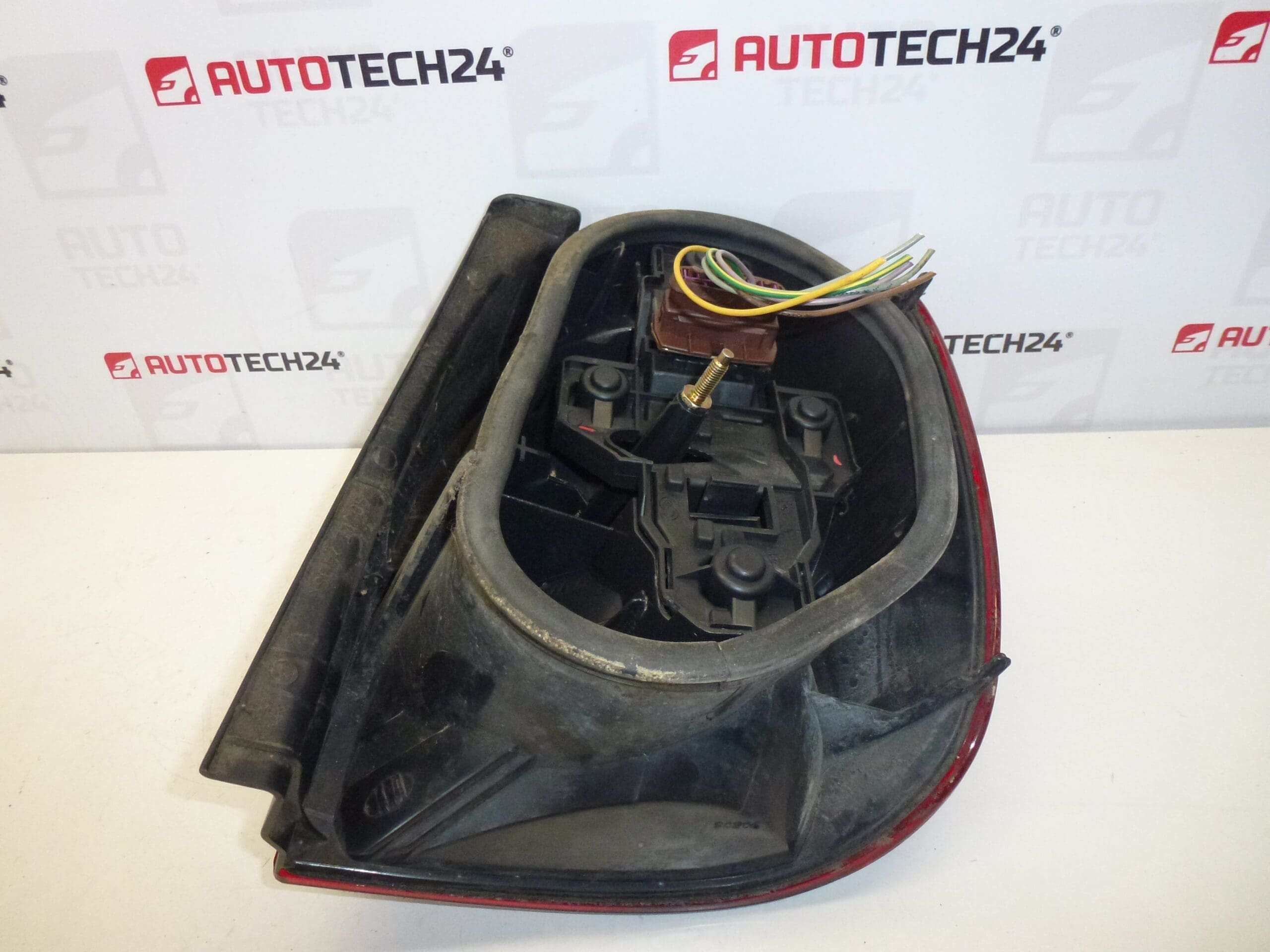 Stražnje lijevo svjetlo Citroën Xsara Kombi 6350J8 - Slika 2