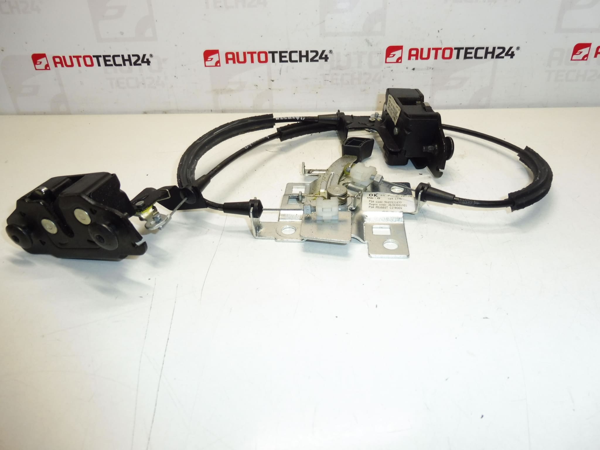 Set za zaključavanje stražnjeg poklopca Peugeot 3008 9685931877 9685915280 - Slika 2