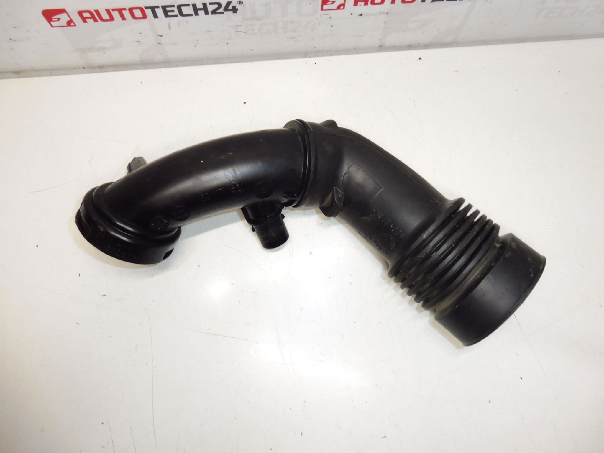 Zračni priključak 1.5 HDI Citroën Peugeot 9810921180 - Slika 2