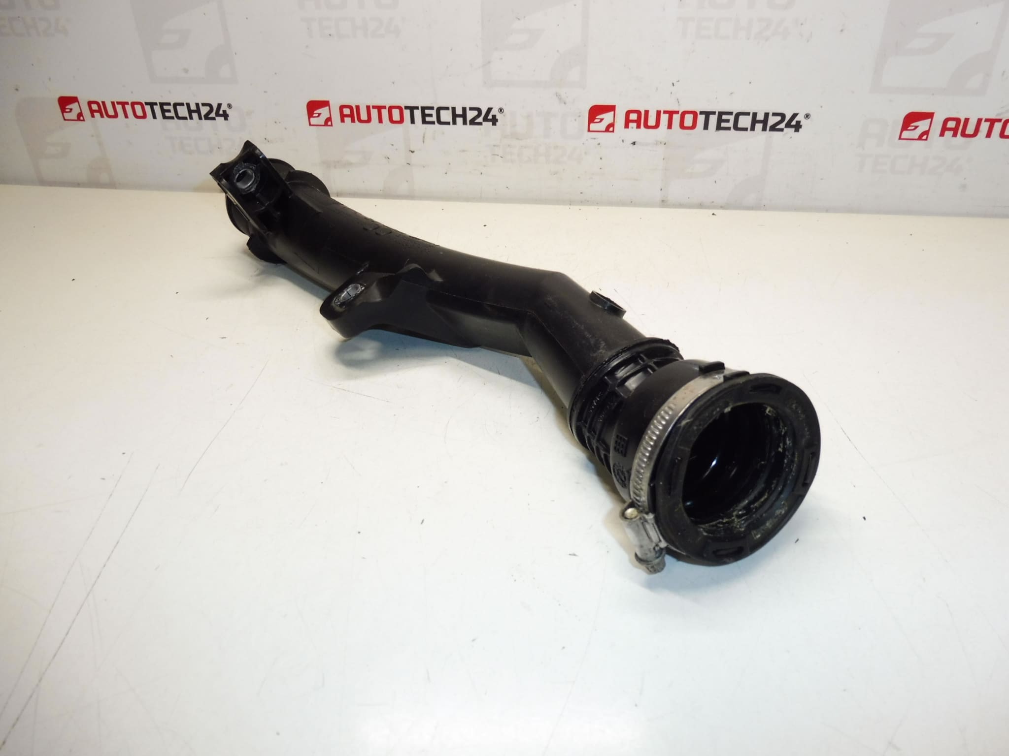 Zračni priključak 1.5 HDI Citroën Peugeot 9831710780 - Slika 2