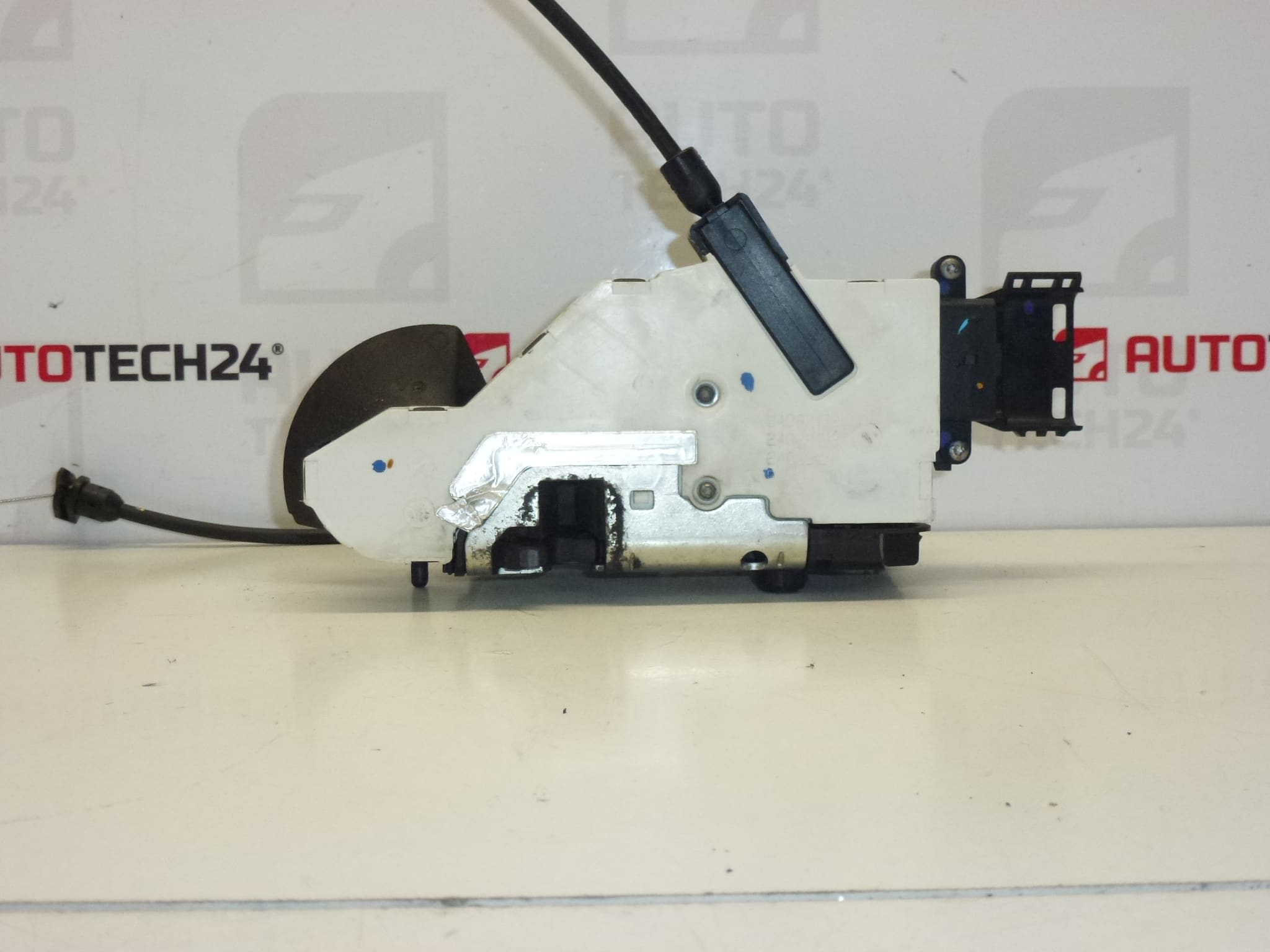 Brava prednjih lijevih vrata Peugeot 207 24087158 9135V9 - Slika 2